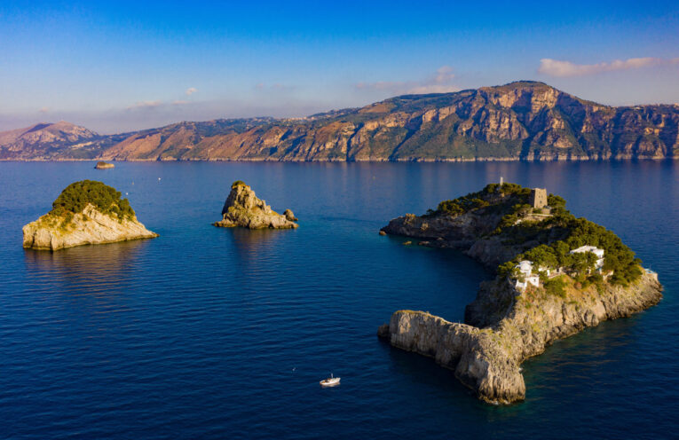 Ercole e i limoni d’oro: come nacque il mito di Amalfi